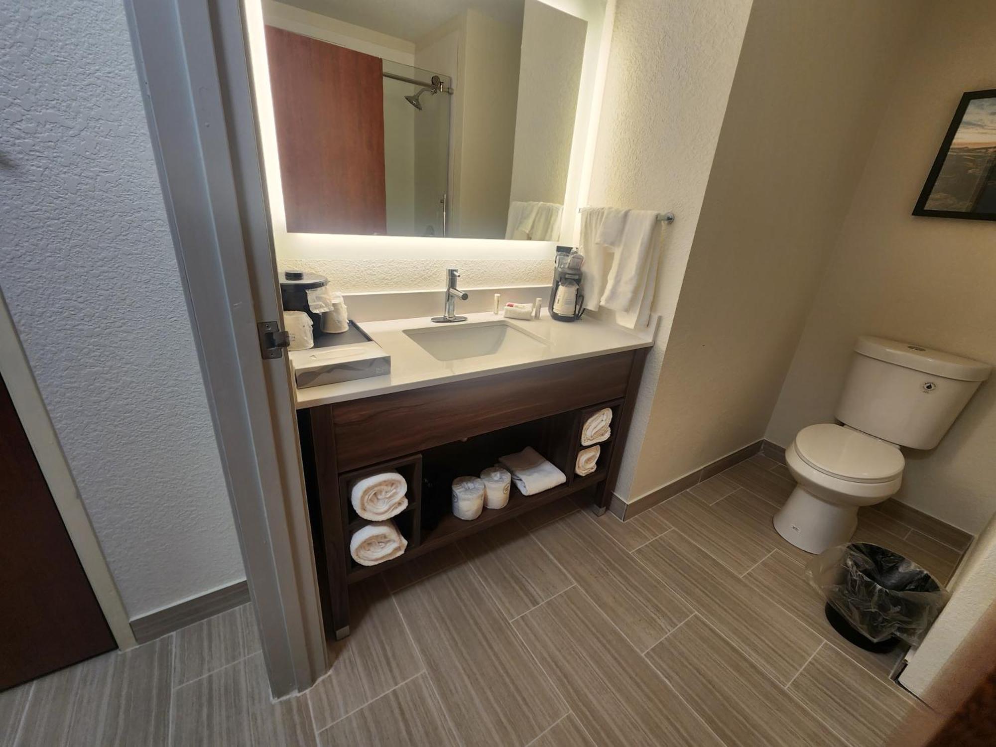Отель La Quinta By Wyndham Milwaukee Sw New Berlin Экстерьер фото
