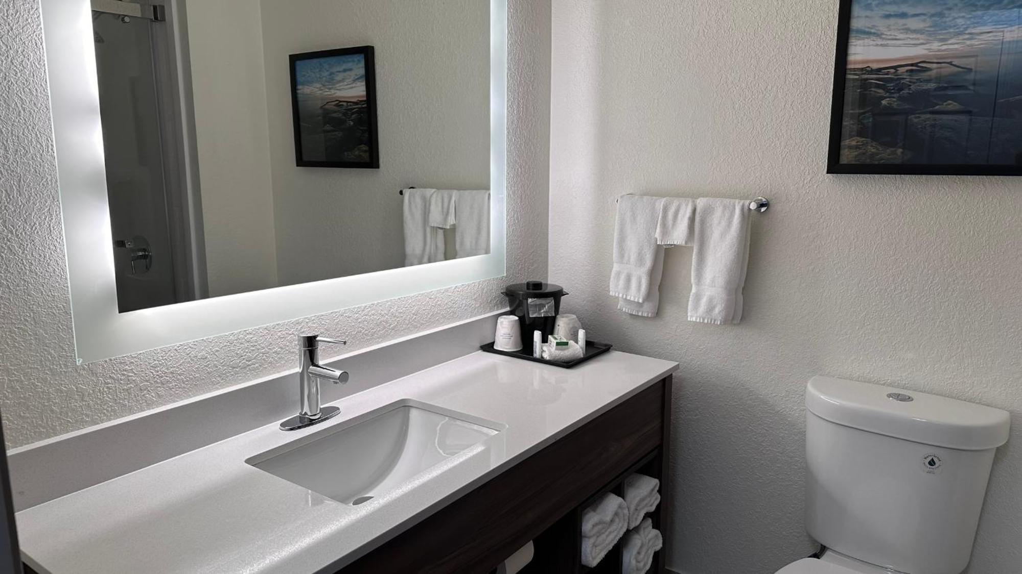 Отель La Quinta By Wyndham Milwaukee Sw New Berlin Экстерьер фото
