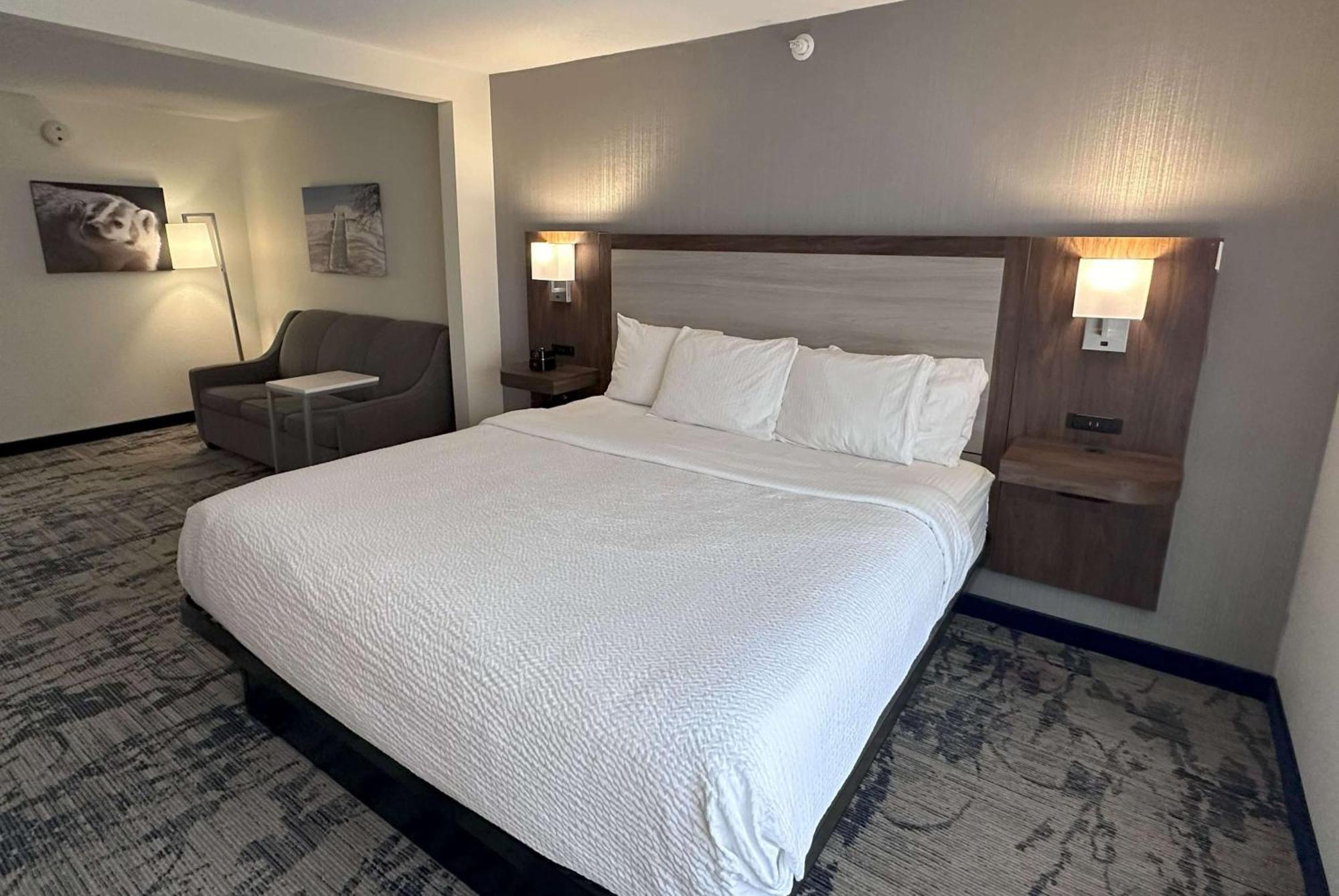 Отель La Quinta By Wyndham Milwaukee Sw New Berlin Экстерьер фото